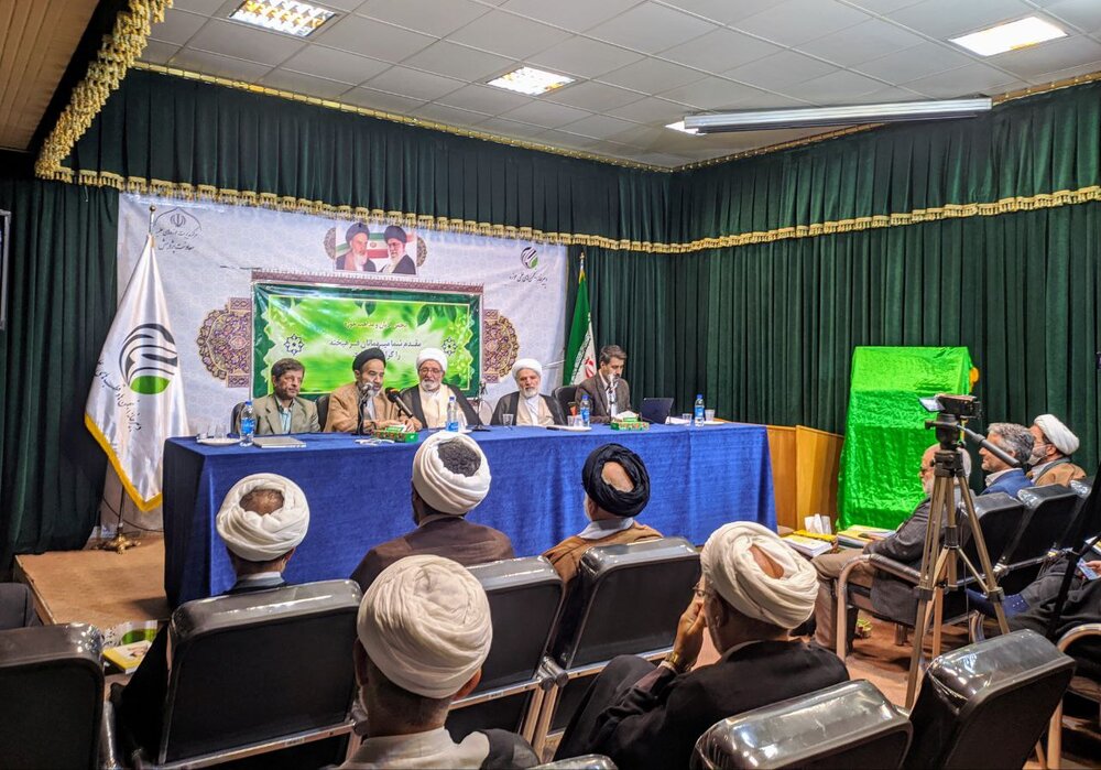 آئین نکوداشت حجتالاسلام والمسلمین بیآزار شیرازی برگزار شد/ تجلیل از یک عمر مجاهدت