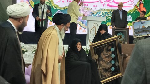 مراسم میلاد حضرت زینب(س) و گرامیداشت چهلم شهیدسیدحسن نصرالله در مجتمع فرهنگی امیرالمومنین