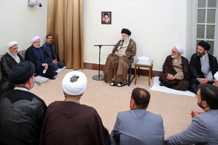 हज़रत जाफ़र तय्यर के व्यक्तित्व में इतिहास और उपदेशात्मक पाठ हैंः आयतुल्लाह ख़ामेनई