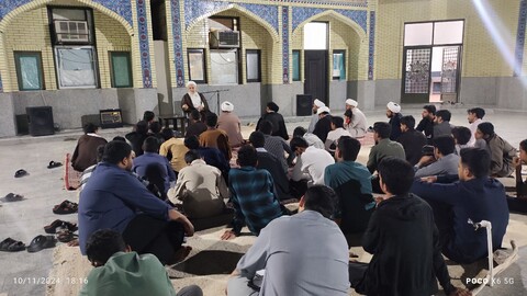 تصاویر/درس اخلاق طلاب مدرسه علمیه حضرت امیرالمومنین (ع) سندرک