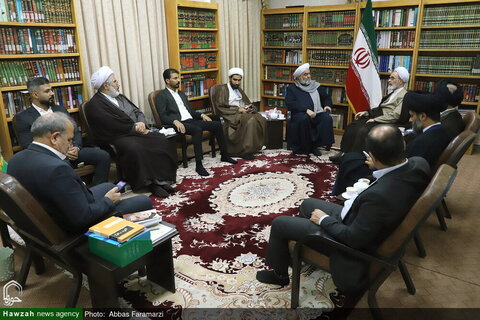 Photos/ La rencontre du chef des savants sunnites irakiens avec l'Ayatollah Arafi