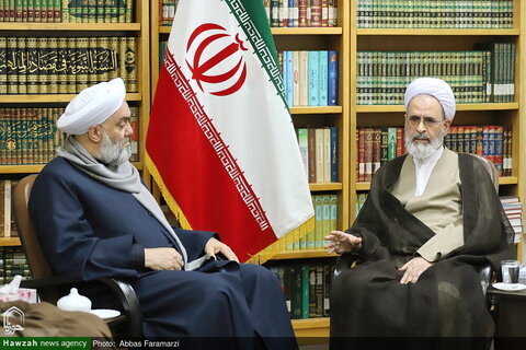 Photos/ La rencontre du chef des savants sunnites irakiens avec l'Ayatollah Arafi