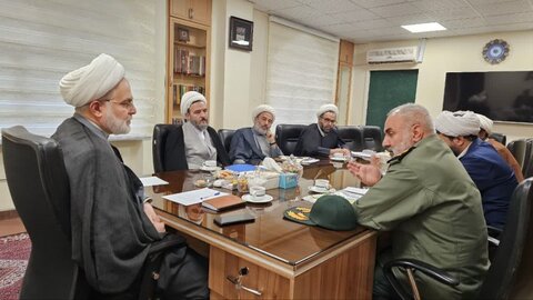 تصاویر/ حضور مدیر حوزه علمیه کردستان در جلسه شورای راهبری مساجد استان