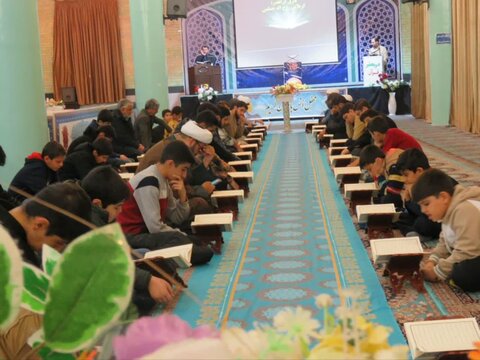 تصاویر/ محفل انس با قرآن کریم در تکاب