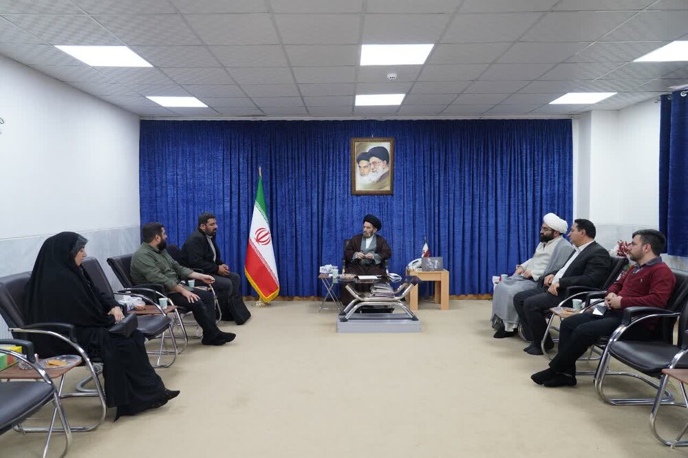 تصاویر / نشست برگزاری جلسه با موضوع بنیان خانواده