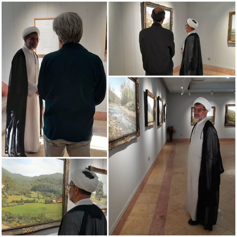 بازدید عضو شورای عالی انقلاب فرهنگی از نمایشگاه «تجلی عبودیت»