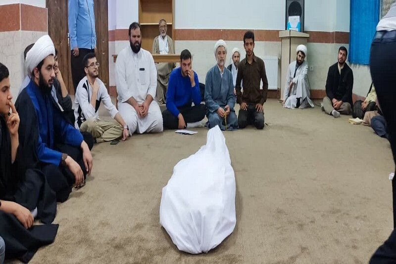 دوره علمی آموزشی کاربردی «احکام تجهیز میت» در صحنه کرمانشاه برگزار شد