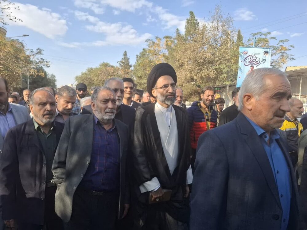 پیکر «شهیدمجیدعبدلی» جانباز ۷۰ درصد کاشانی تشییع شد