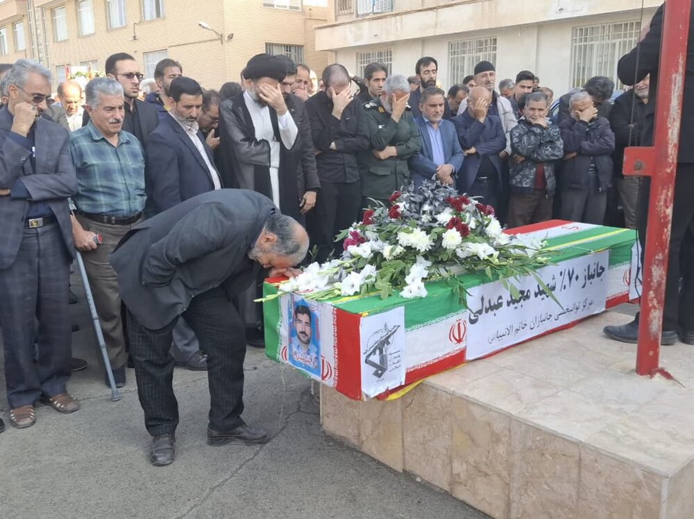 پیکر «شهیدمجیدعبدلی» جانباز ۷۰ درصد کاشانی تشییع شد