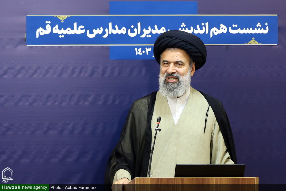 ترویج مبانی اندیشهای امامین انقلاب خط بطلانی بر فتنهها است / جریان سازی مبانی فکری امامین انقلاب در مدارس علمیه