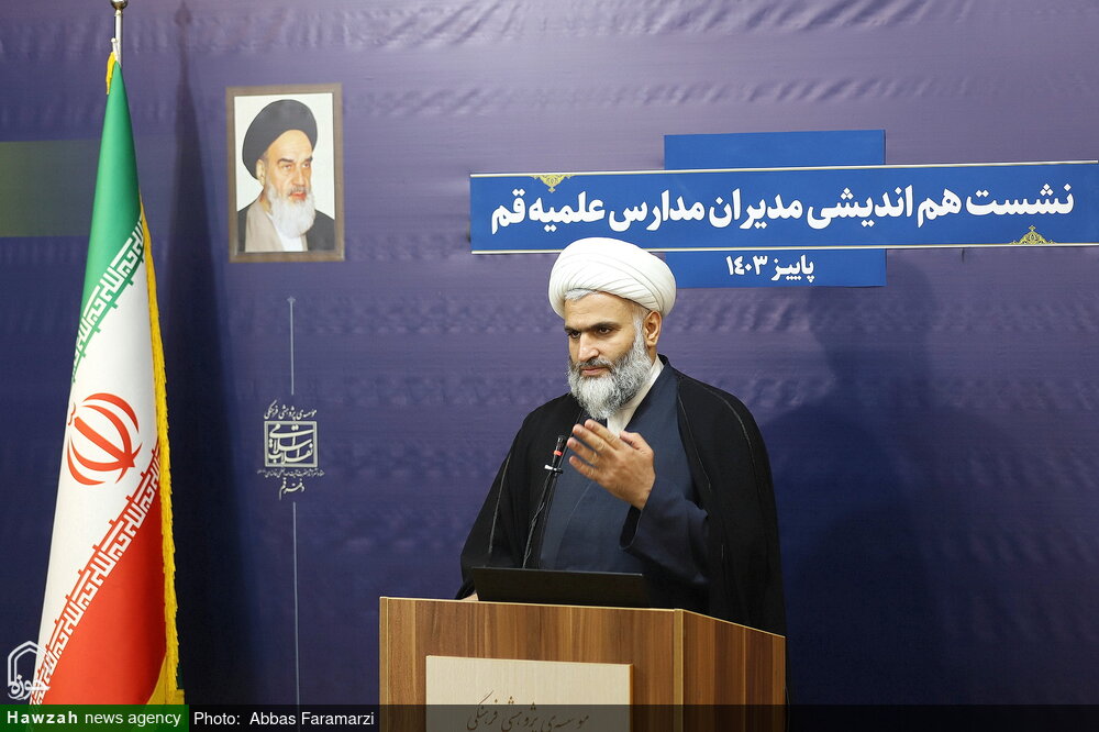 ترویج مبانی اندیشهای امامین انقلاب خط بطلانی بر فتنهها است / جریان سازی مبانی فکری امامین انقلاب در مدارس علمیه