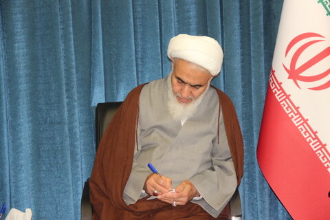 تصاویر / دیدار رئیس مرکز نخبگان حوزه های علمیه کشور با نماینده ولی فقیه در استان قزوین