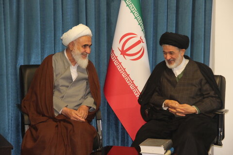 تصاویر / دیدار رئیس مرکز نخبگان حوزه های علمیه کشور با نماینده ولی فقیه در استان قزوین