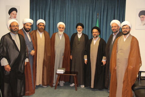 تصاویر / دیدار رئیس مرکز نخبگان حوزه های علمیه کشور با نماینده ولی فقیه در استان قزوین
