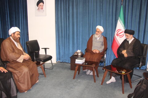 تصاویر / دیدار رئیس مرکز نخبگان حوزه های علمیه کشور با نماینده ولی فقیه در استان قزوین