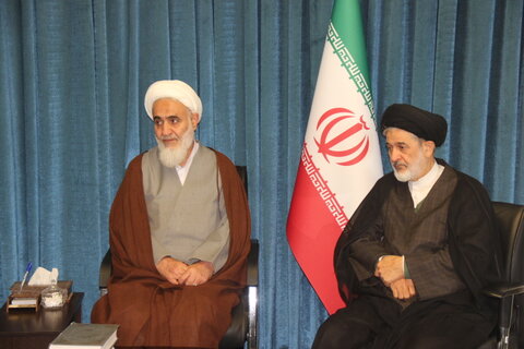 تصاویر / دیدار رئیس مرکز نخبگان حوزه های علمیه کشور با نماینده ولی فقیه در استان قزوین