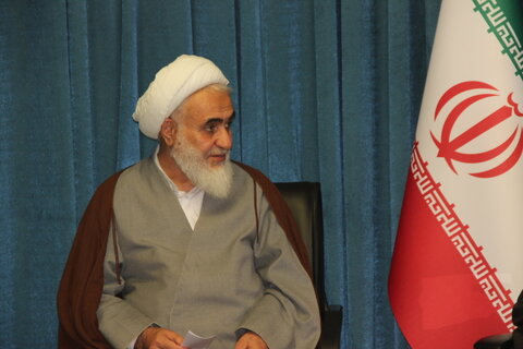 تصاویر / دیدار رئیس مرکز نخبگان حوزه های علمیه کشور با نماینده ولی فقیه در استان قزوین