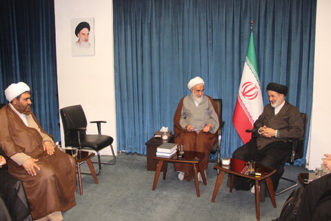 تصاویر / دیدار رئیس مرکز نخبگان حوزه های علمیه کشور با نماینده ولی فقیه در استان قزوین