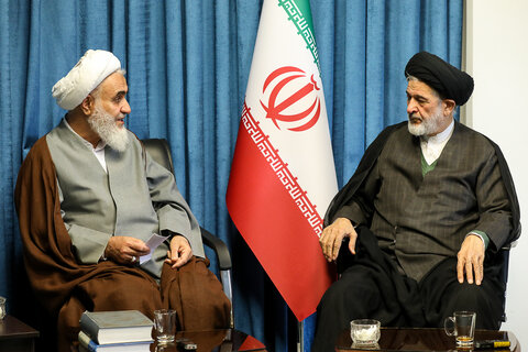 تصاویر / دیدار رئیس مرکز نخبگان حوزه های علمیه کشور با نماینده ولی فقیه در استان قزوین