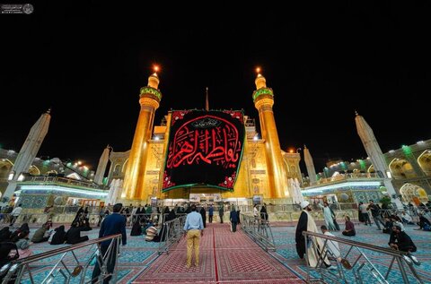 Photos/deuil au sanctuaire de Hazrat Amirul Momineen (que la paix soit sur lui) à l'occasion du martyre de Hazrat Zahra (que la paix soit sur lui).