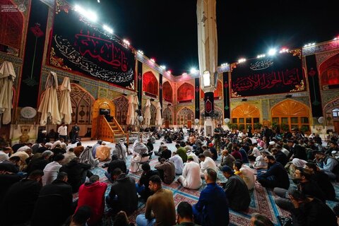 Photos/deuil au sanctuaire de Hazrat Amirul Momineen (que la paix soit sur lui) à l'occasion du martyre de Hazrat Zahra (que la paix soit sur lui).