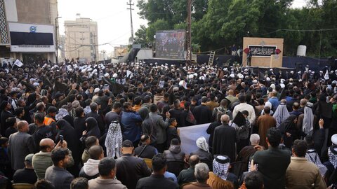 انطلاق المسيرة الفاطمية السنوية إلى حرم أمير المؤمنين (ع) برعاية المرجع النجفي