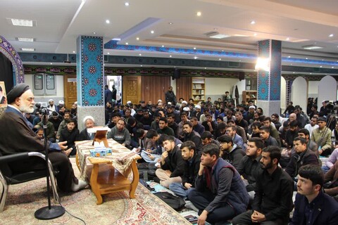 تصاویر/ مراسم عزاداری حضرت زهرا (س)طلاب جامعه المصطفی نمایندگی اصفهان