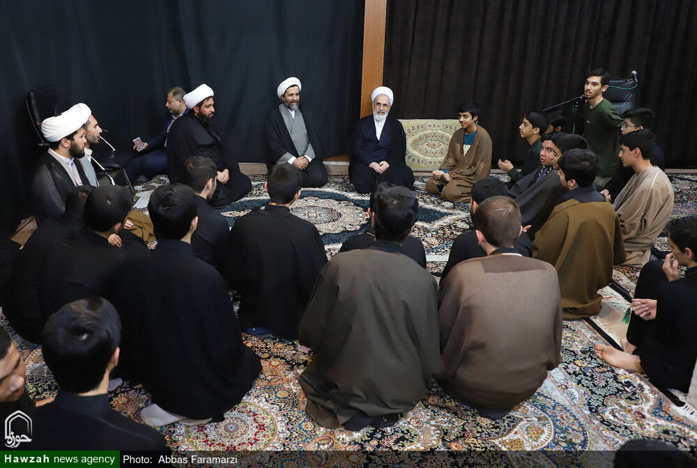 کسی که به حوزه می آید باید آماده جهاد و شهادت باشد