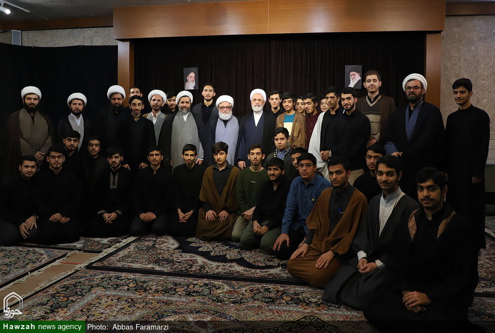 کسی که به حوزه می آید باید آماده جهاد و شهادت باشد