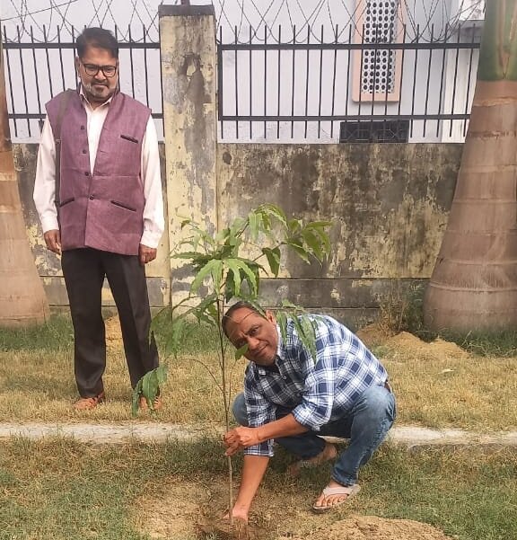 شجر کاری کی اہمیت اور ذمہ داری پر غور و فکر کی ضرورت ہے، پروفیسر ریاض محمود