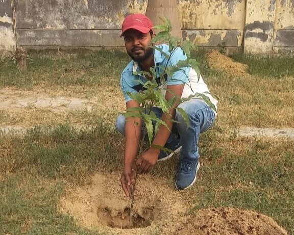 شجر کاری کی اہمیت اور ذمہ داری پر غور و فکر کی ضرورت ہے، پروفیسر ریاض محمود