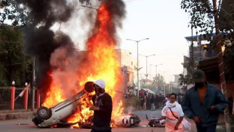 মণিপুরে পরিস্থিতি আবার খারাপ ভারতের মণিপুর রাজ্যে আবারও দাঙ্গা ছড়িয়ে পড়েছে