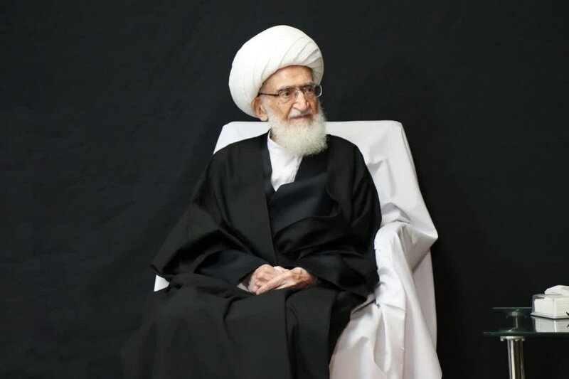 सरकार को जल्द से जल्द लोगों की आर्थिक समस्याओं का समाधान करना चाहिए