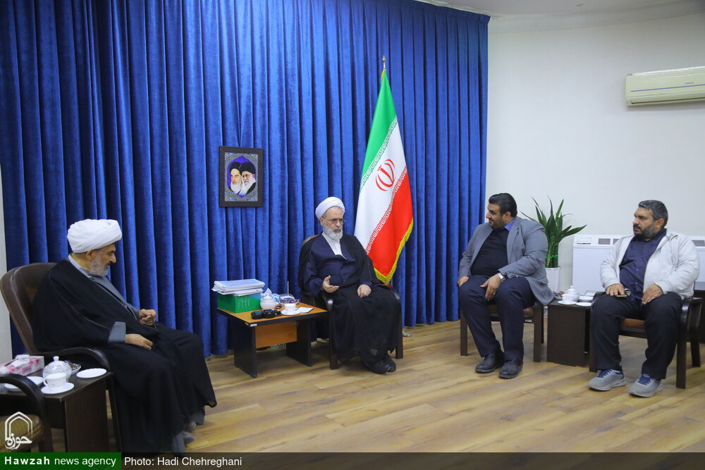 زمینه توسعه اندیشه اسلام ناب و انقلاب اسلامی در دنیا بی نهایت است / بهرهبرداری ما از این فرصت کم است