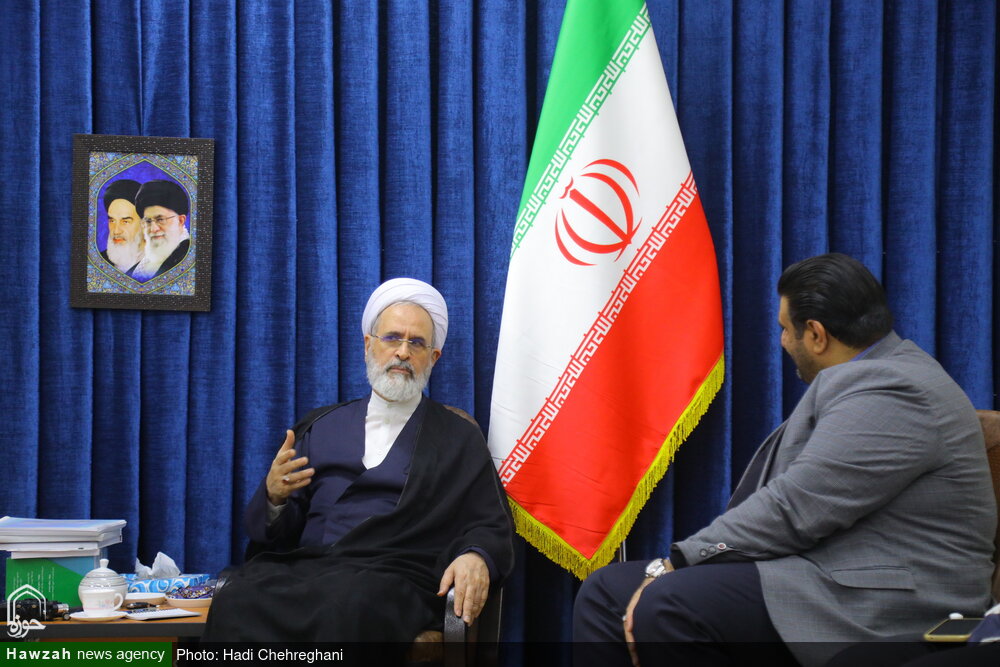 زمینه توسعه اندیشه اسلام ناب و انقلاب اسلامی در دنیا بی نهایت است / بهرهبرداری ما از این فرصت کم است