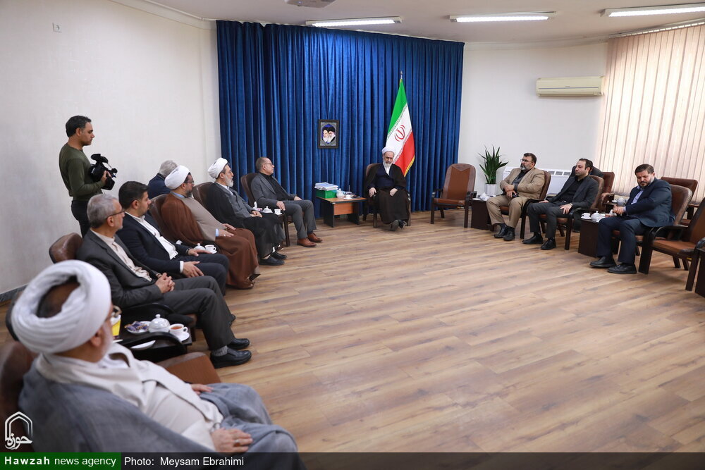 آیت اللہ اعرافی کی معاون صدر ایران سے ملاقات، عوامی مسائل کے حل پر زور