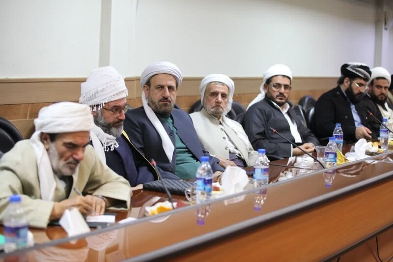 فقه از ابتدای اسلام تا به امروز نرمافزار زندگی مسلمانان بوده است