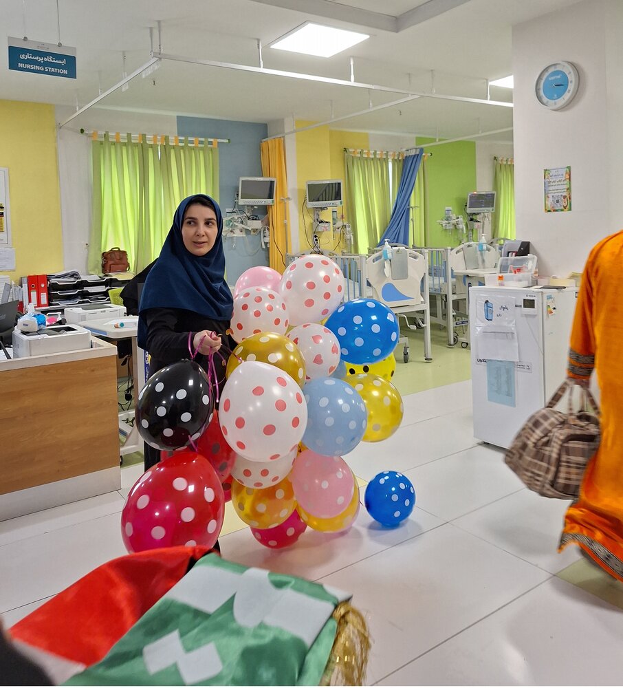 عیادت طلاب و اساتید حوزه علمیه بانو امین از کودکان سرطانی عیادت طلاب و اساتید حوزه علمیه بانو امین از کودکان سرطانی