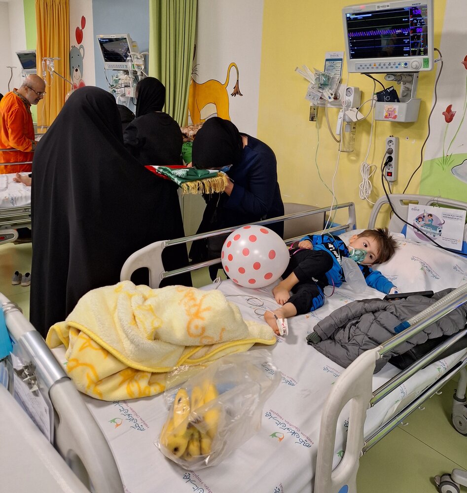 عیادت طلاب و اساتید حوزه علمیه بانو امین از کودکان سرطانی عیادت طلاب و اساتید حوزه علمیه بانو امین از کودکان سرطانی