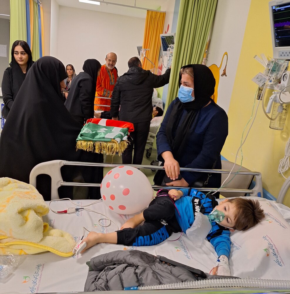 عیادت طلاب و اساتید حوزه علمیه بانو امین از کودکان سرطانی عیادت طلاب و اساتید حوزه علمیه بانو امین از کودکان سرطانی