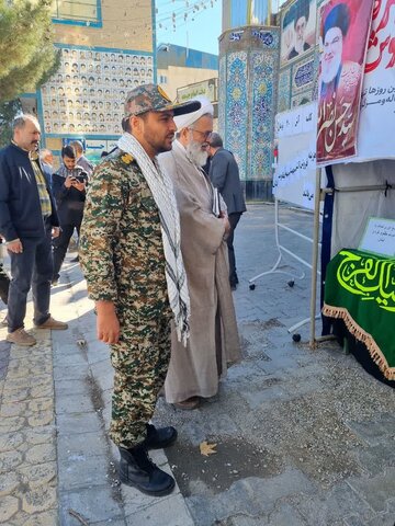 تصاویری از اقدام طلاب بسیجی مدرسه علمیه معصومیه تفرش برای کمک به جبهه مقاومت