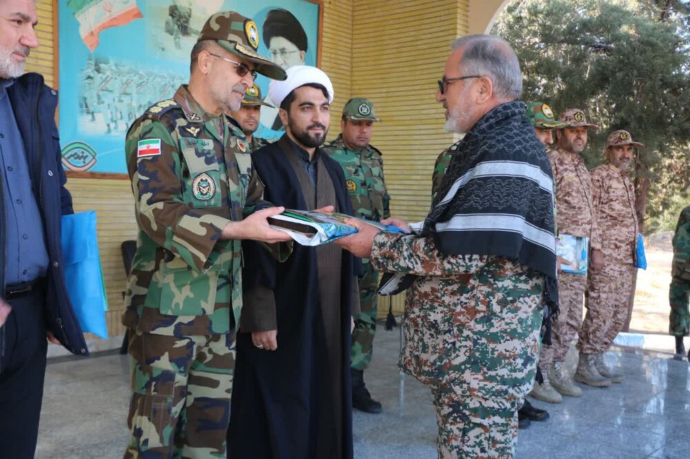 روحیه جهادی، آرمانگرایانه و اثرگذار از شاخصه های بسیج است