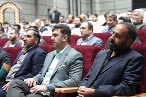 تصاویر گردهمایی معاونین فرهنگی با حضور نماینده ولی فقیه در لرستان و خانواده شهید مهدی نقوی