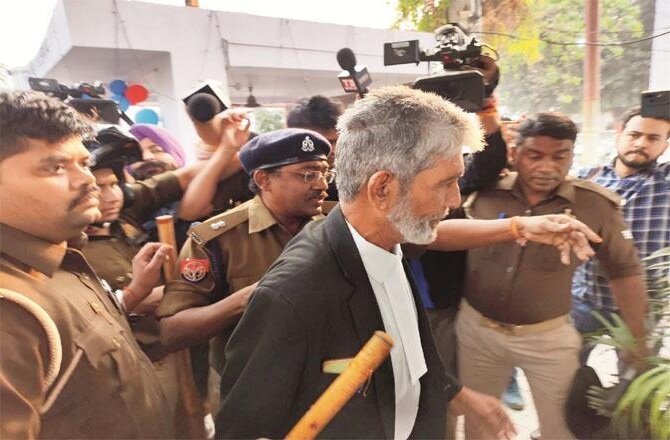 संभल में दंगे के बाद अब पुलिस के डर से युवा अपने घरों से दूर रहने को मजबूर संभल में दंगे के बाद अब पुलिस के डर से युवा अपने घरों से दूर रहने को मजबूर