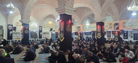 تصاویر/ مراسم عزاداری ایام فاطمیه در مسجد بقیة‌الله ارومیه