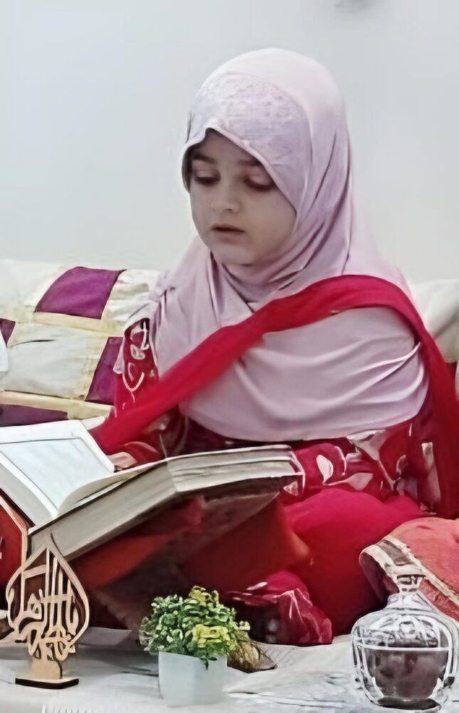 छह वर्षीय लड़की ने नाज़रा कुरान पूरा कर अपने माता-पिता को गौरवान्वित किया