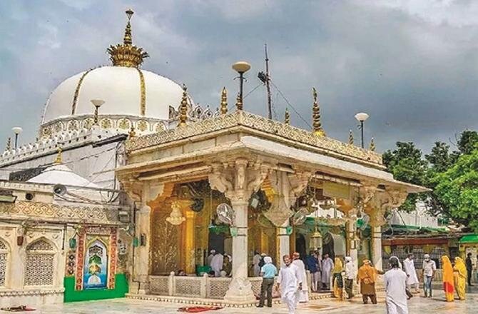 अजमेर दरगाह में मंदिर होने का दावा, सुनवाई के लिए याचिका मंजूर! अजमेर दरगाह में मंदिर होने का दावा, सुनवाई के लिए याचिका मंजूर!