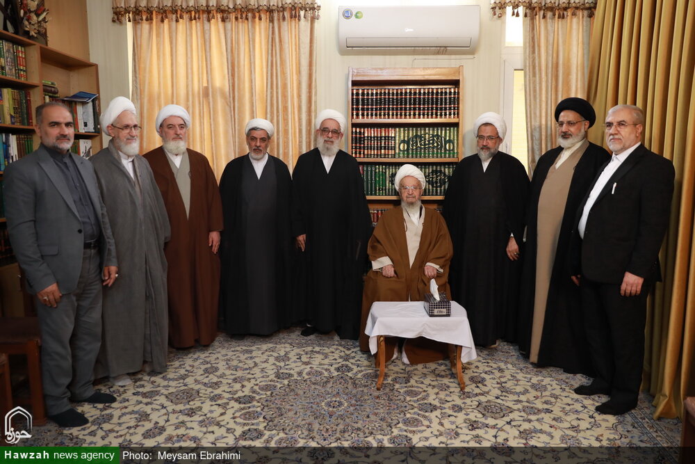 Photos/ Rencontre des responsables du Congrès international Mirzai Naini avec le Grand Ayatollah Makarem Chirazi