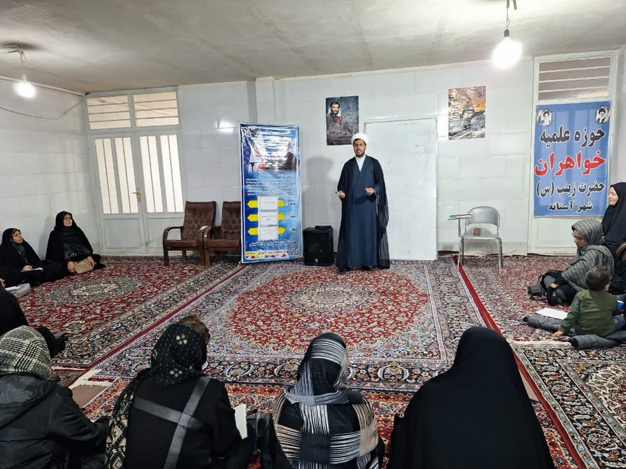 یکی از موانع در مسیر تربیت دینی فرزندان، بیکاری است