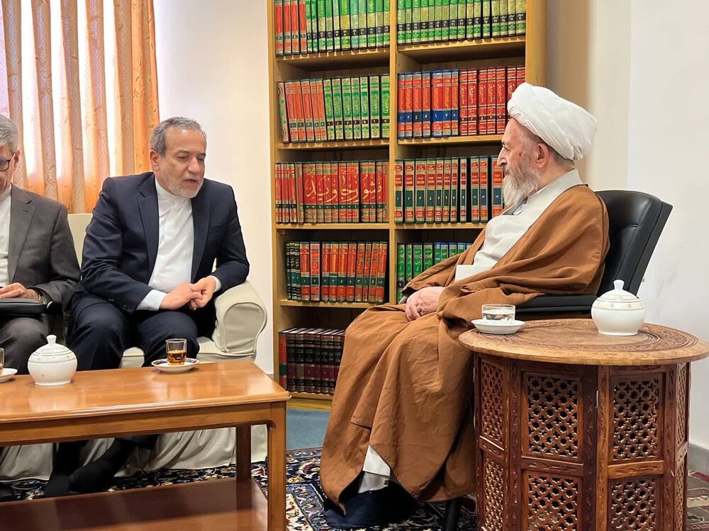 Iran’s Araghchi Meets with Grand Ayatollah Sobhani